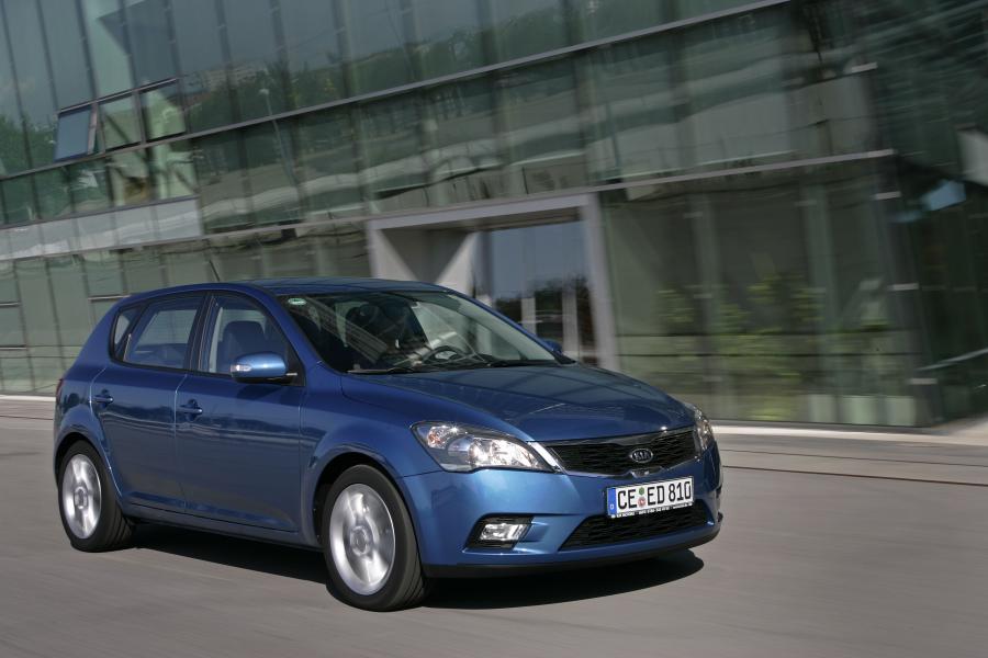  Kia cee&rsquo;d 2009 года  (фото 21 из 98)